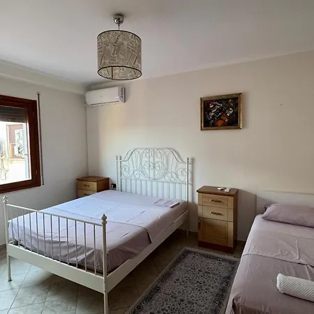 Art Central Apartment Appartamento Shkodër